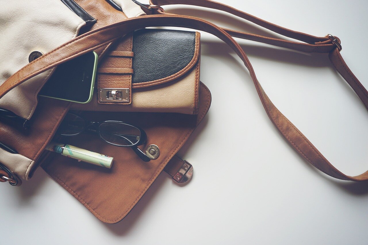 Skórzane torebki i portfele – oznaka szyku i elegancji
