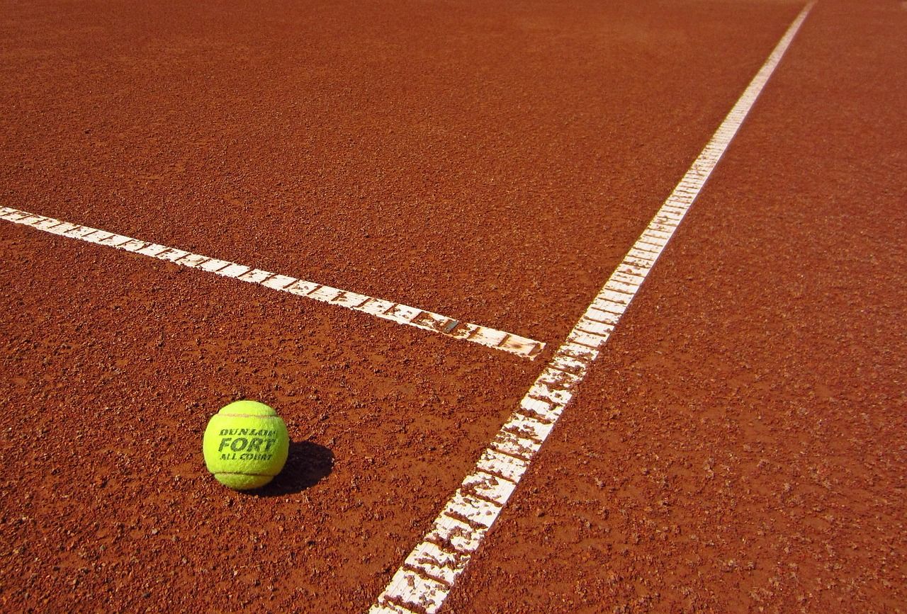 Budowa kortów tenisowych – wymagania techniczne