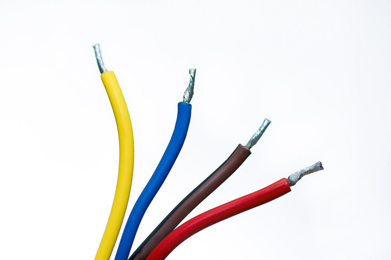 Jakie zalety posiada kabel prądowy YKY?
